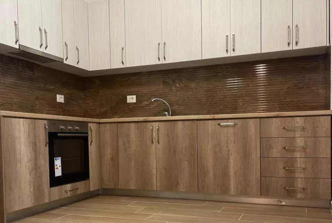 Shtepi me qera Apartament ne Tirane, 1+1, Mobilimi E mobiluar, Pagesa 650  Euro.