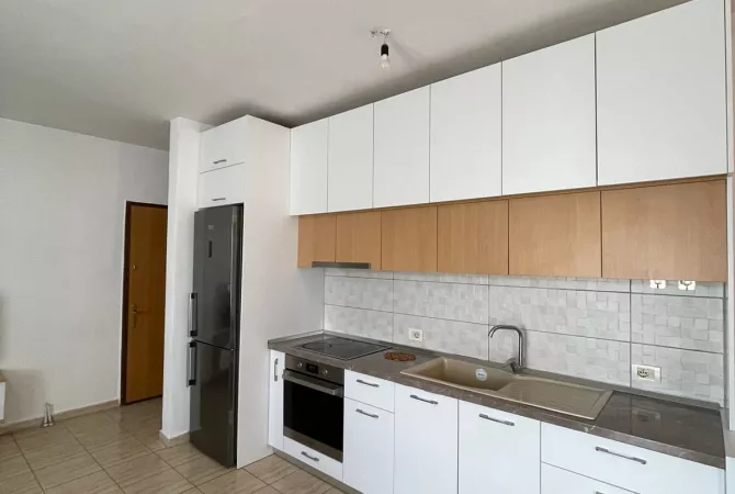 Shtepi me qera 2+1 ne Tirane - 60,000 Leke