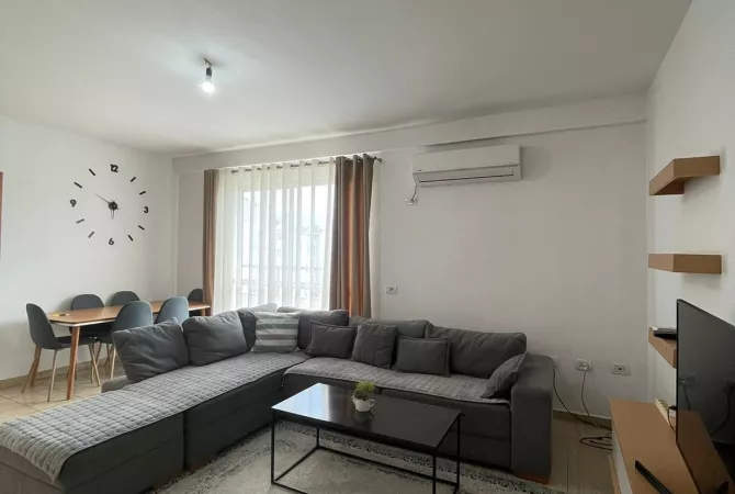 Shtepi me qera 2+1 ne Tirane - 60,000 Leke
