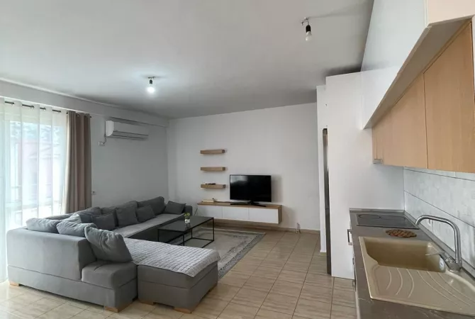 Shtepi me qera Apartament ne Tirane, 2+1, Mobilimi E mobiluar, Pagesa 50,000  Leke.