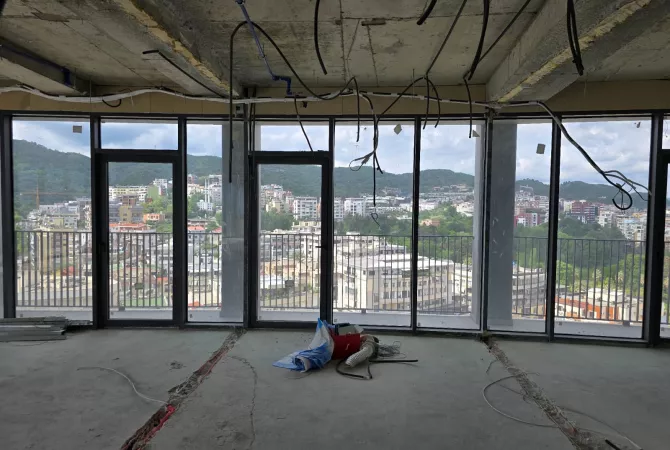 Shtepi me qera 3+1 ne Tirane - 5,000 Euro