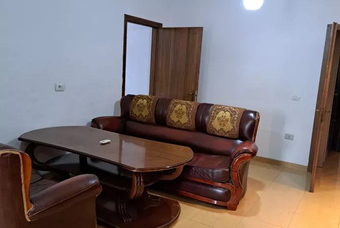 Shtepi me qera Apartament ne Tirane, 2+1, Mobilimi E mobiluar, Pagesa 600  Euro.