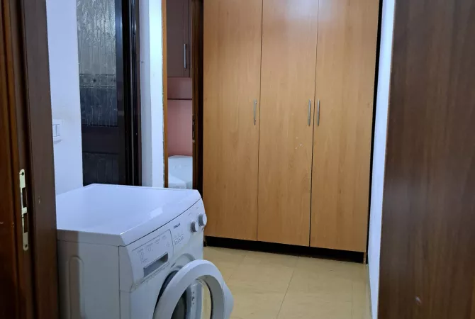 Shtepi me qera Apartament ne Tirane, 2+1, Mobilimi E mobiluar, Pagesa 600  Euro.