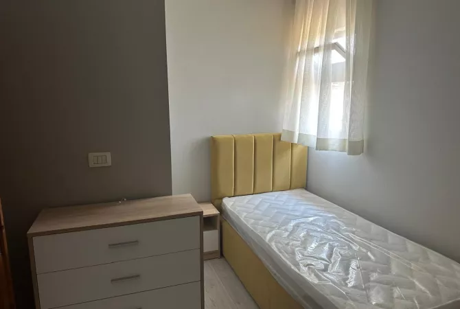 Shtepi me qera Apartament ne Tirane, 2+1, Mobilimi E mobiluar, Pagesa 660  Euro.