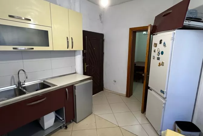 Shtepi me qera Shtepi Private ne Tirane, 3+1, Mobilimi E mobiluar, Pagesa 500  Euro.