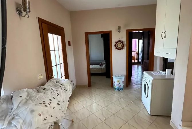 Shtepi me qera Shtepi Private ne Tirane, 3+1, Mobilimi E mobiluar, Pagesa 500  Euro.