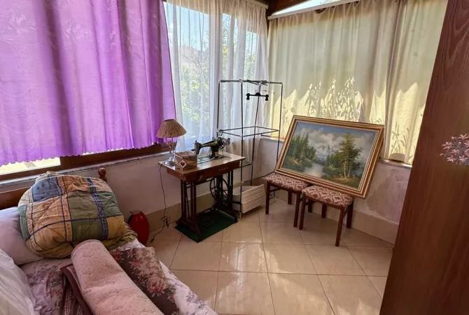 Shtepi me qera Shtepi Private ne Tirane, 3+1, Mobilimi E mobiluar, Pagesa 500  Euro.