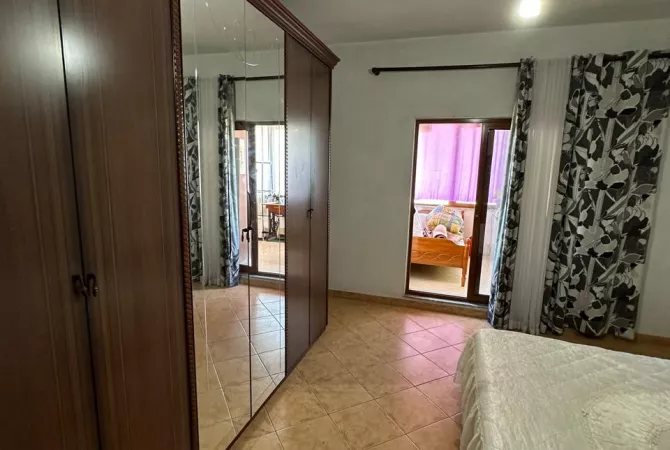 Shtepi me qera Shtepi Private ne Tirane, 3+1, Mobilimi E mobiluar, Pagesa 500  Euro.