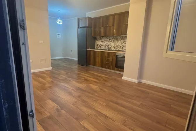 Shtepi ne shitje Apartament ne Tirane, 2+1, Mobilimi Bosh, pa mobiluar, Pagesa 113,000  Euro.