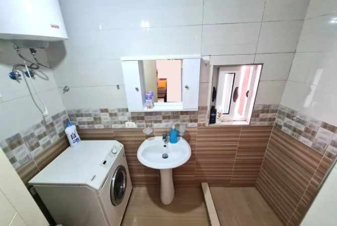 Shtepi me qera Apartament ne Tirane, Garsoniere, Mobilimi E mobiluar, Pagesa 380  Euro.