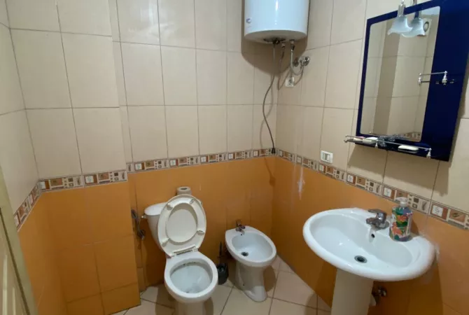 Shtepi me qera Apartament ne Tirane, 2+1, Mobilimi E mobiluar, Pagesa 600  Euro.