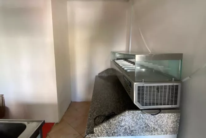 Ambiente Commerciale in Affitto 2+1 a Tirana - 500 Euro