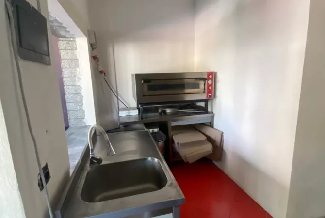 Ambiente Commerciale in Affitto 2+1 a Tirana - 500 Euro