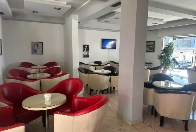 Ambiente Commerciale in Affitto 2+1 a Tirana - 1,500 Euro
