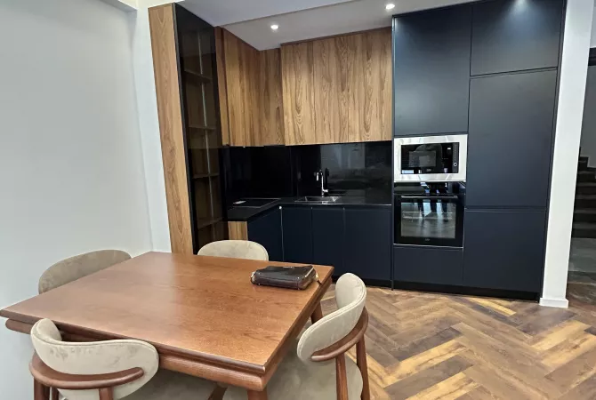 Shtepi me qera 2+1 ne Tirane - 1,200 Euro