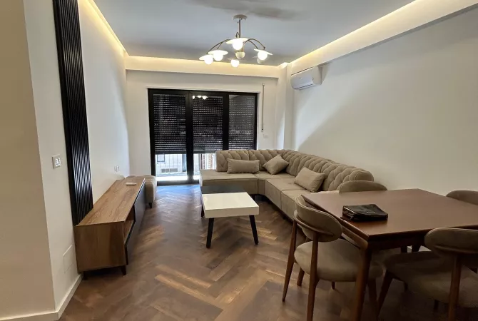 Shtepi me qera 2+1 ne Tirane - 1,200 Euro