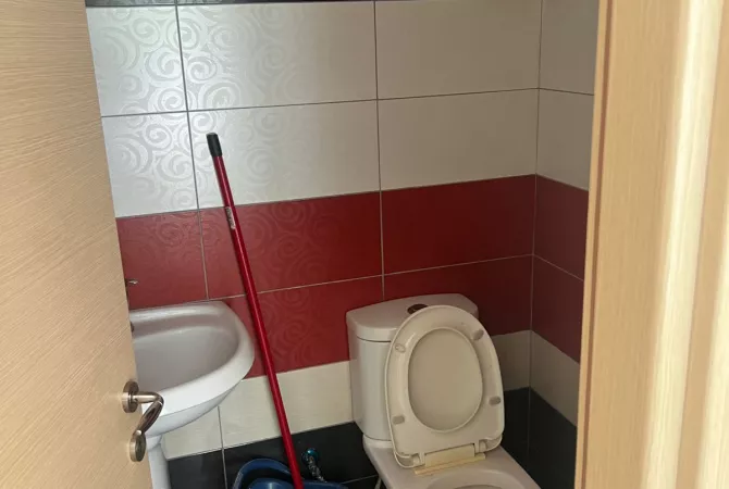 Ambjent biznesi me qera 3+1 ne Tirane - 350 Euro