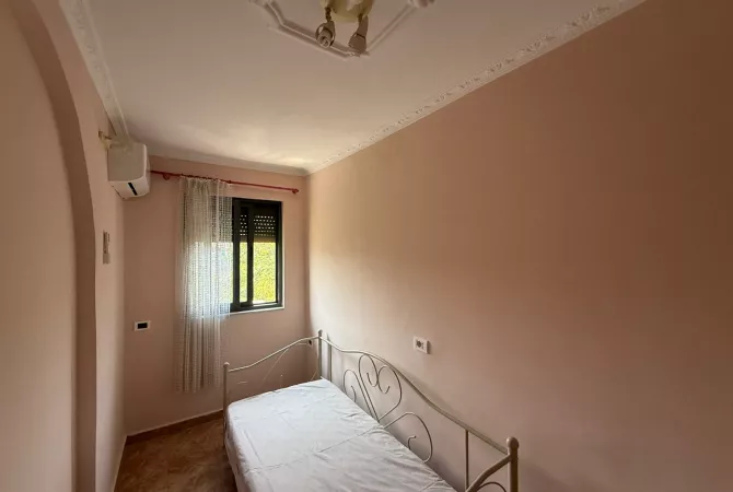 Shtepi me qera 2+1 ne Tirane - 400 Euro