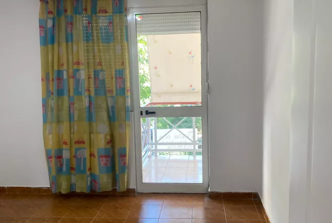 Shtepi me qera Apartament ne Tirane, 2+1, Mobilimi E mobiluar, Pagesa 1,300  Euro.