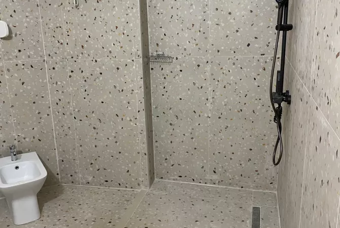 Shtepi me qera Apartament ne Tirane, 2+1, Mobilimi E mobiluar, Pagesa 1,300  Euro.