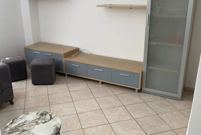 Shtepi me qera Apartament ne Tirane, 2+1, Mobilimi E mobiluar, Pagesa 1,300  Euro.