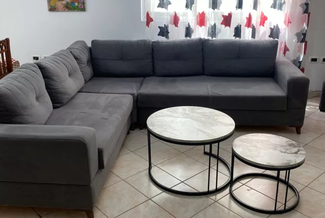 Shtepi me qera Apartament ne Tirane, 2+1, Mobilimi E mobiluar, Pagesa 1,300  Euro.