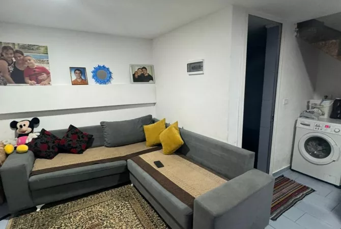 Shtepi me qera Apartament ne Tirane, 1+1, Mobilimi E mobiluar, Pagesa 30,000  Leke.