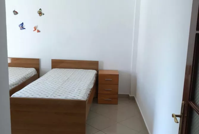 Shtepi me qera 2+1 ne Tirane - 55,000 Leke