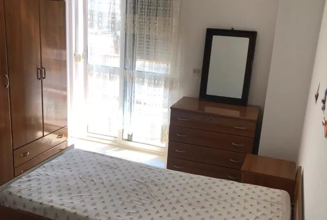 Shtepi me qera 2+1 ne Tirane - 55,000 Leke