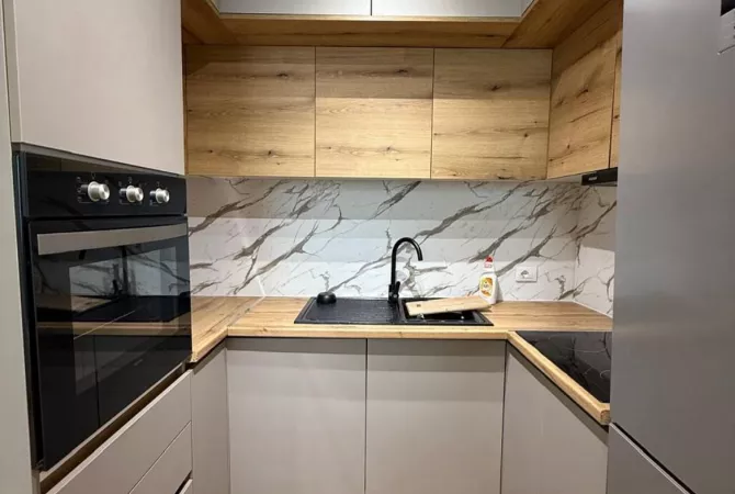 Shtepi me qera Apartament ne Tirane, 2+1, Mobilimi E mobiluar, Pagesa 900  Euro.