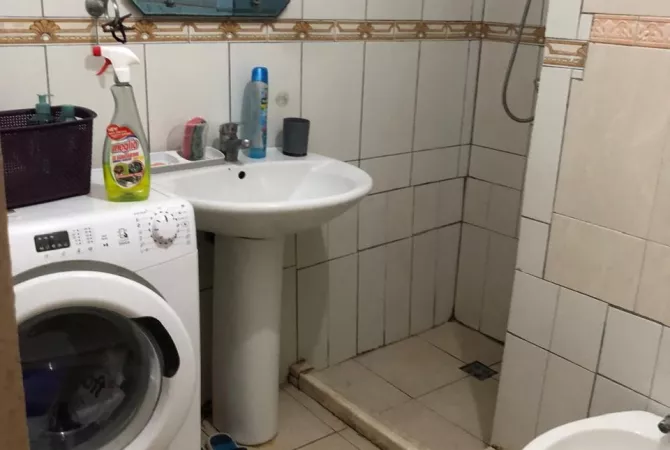 Shtepi me qera Apartament ne Tirane, 1+1, Mobilimi E mobiluar, Pagesa 45,000  Leke.