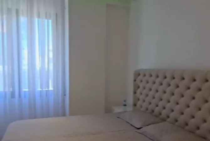 Shtepi me qera 2+1 ne Tirane - 800 Euro