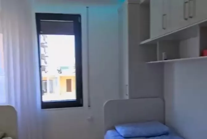 Shtepi me qera Apartament ne Tirane, 2+1, Mobilimi E mobiluar, Pagesa 800  Euro.