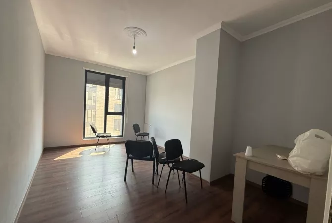 Shtepi me qera 3+1 ne Tirane - 70,000 Leke