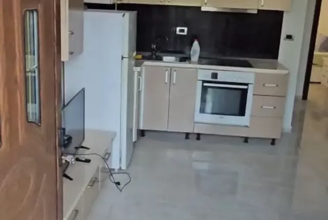 Shtepi me qera Apartament ne Tirane, 1+1, Mobilimi E mobiluar, Pagesa 300  Euro.