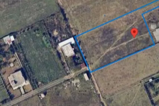 Truall ose Toke  ne Tirane - 70,000 Euro