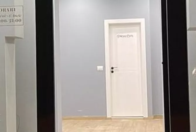 Ambjent biznesi me qera 3+1 ne Tirane - 600 Euro