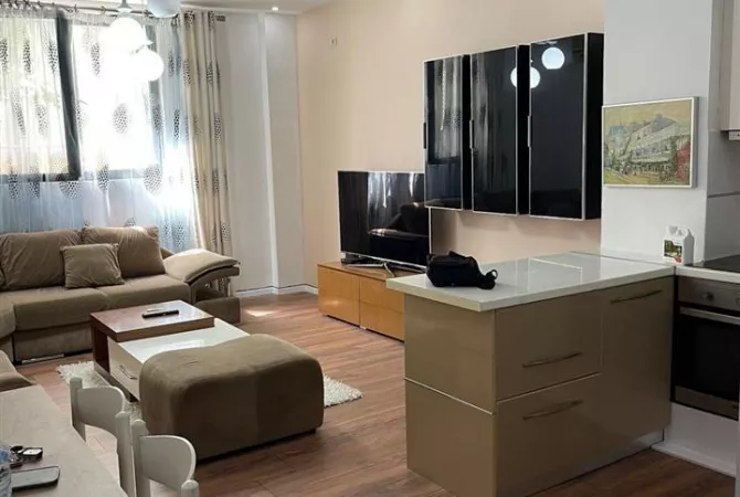 Shtepi me qera Apartament ne Tirane, 2+1, Mobilimi E mobiluar, Pagesa 500  Euro.