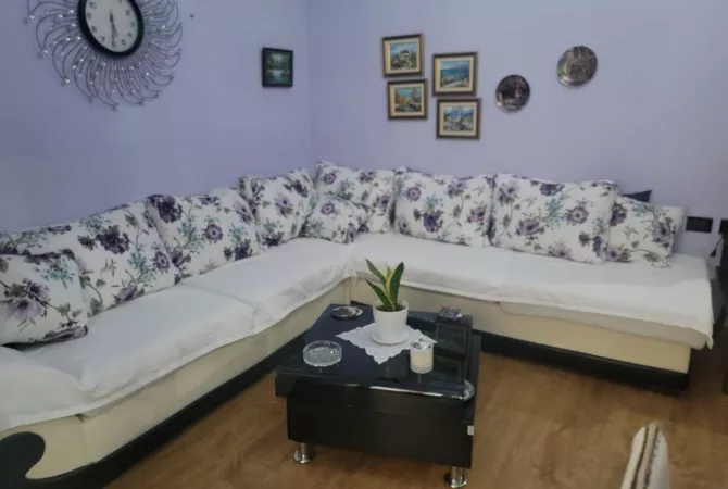 Shtepi me qera Apartament ne Tirane, 2+1, Mobilimi E mobiluar, Pagesa 600  Euro.