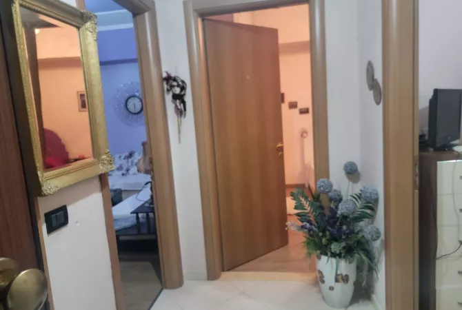 Shtepi me qera Apartament ne Tirane, 2+1, Mobilimi E mobiluar, Pagesa 600  Euro.