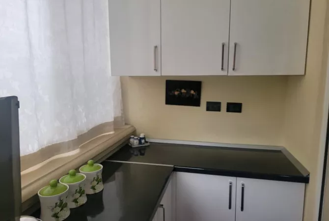 Shtepi me qera Apartament ne Tirane, 2+1, Mobilimi E mobiluar, Pagesa 600  Euro.