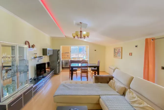 Shtepi me qera 2+1 ne Tirane - 650 Euro