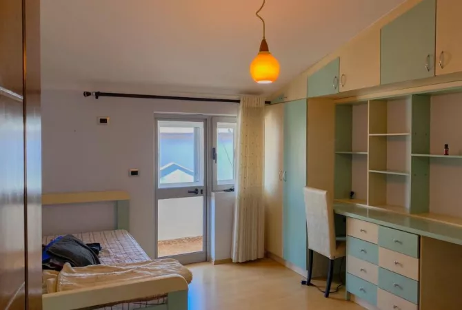 Shtepi me qera Apartament ne Tirane, 2+1, Mobilimi E mobiluar, Pagesa 650  Euro.