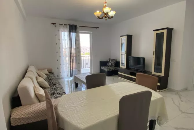 Shtepi me qera Apartament ne Tirane, 2+1, Mobilimi E mobiluar, Pagesa 400  Euro.
