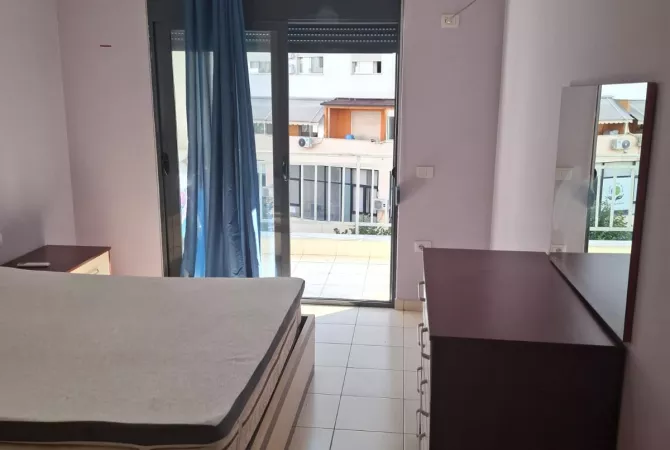 Shtepi me qera 1+1 ne Tirane - 400 Euro