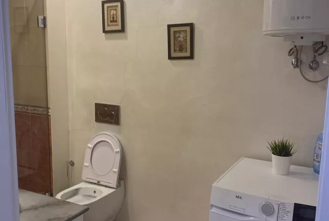Shtepi me qera Apartament ne Tirane, 2+1, Mobilimi E mobiluar, Pagesa 900  Euro.