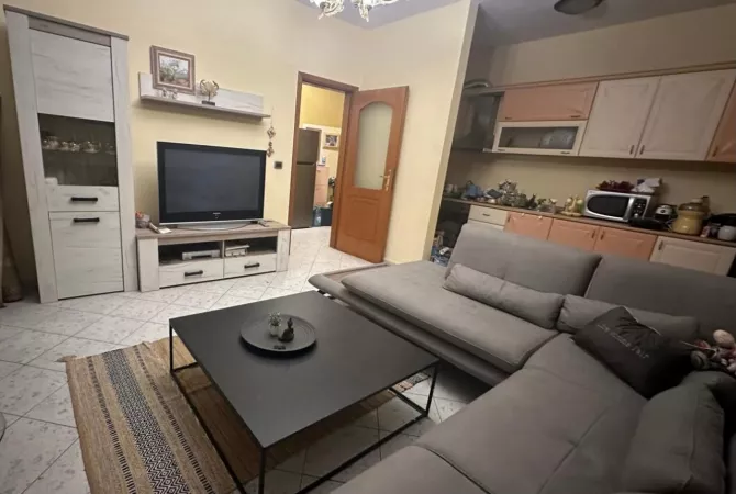 Shtepi ne shitje 1+1 ne Durres - 90,000 Euro