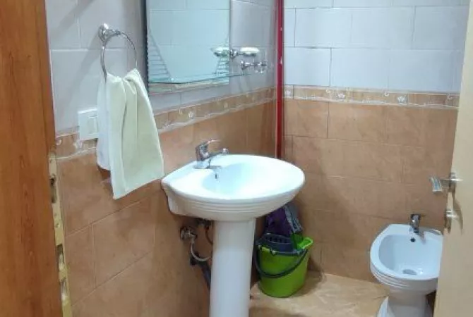 Shtepi me qera Apartament ne Tirane, 1+1, Mobilimi E mobiluar, Pagesa 500  Euro.