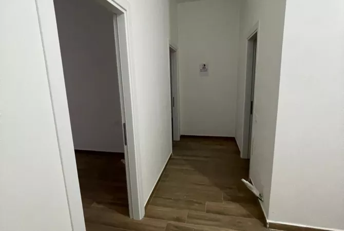 Shtepi me qera 2+1 ne Tirane - 620 Euro