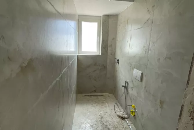 Shtepi me qera Apartament ne Tirane, 2+1, Mobilimi Bosh, pa mobiluar, Pagesa 620  Euro.